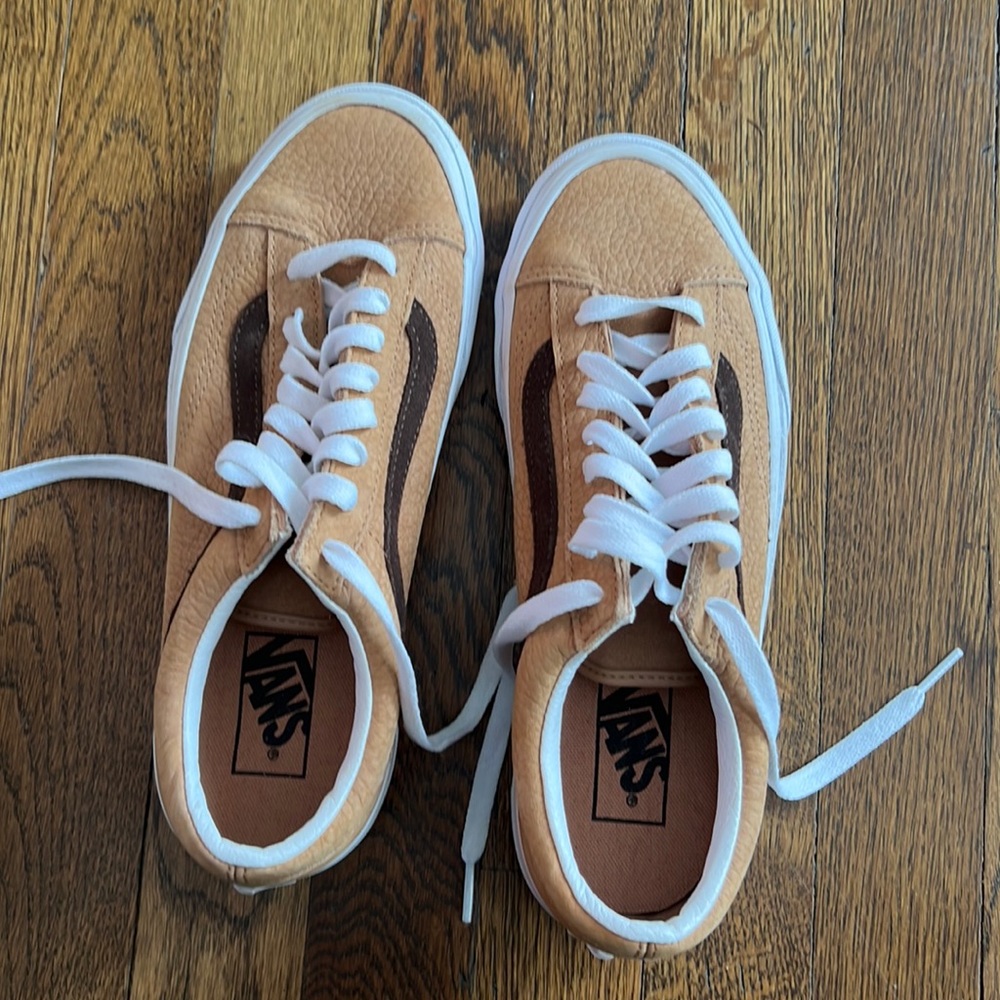 Vans Brand New no tags  Size 7.5 Men’s, 9.0 Women’s Tan with brown